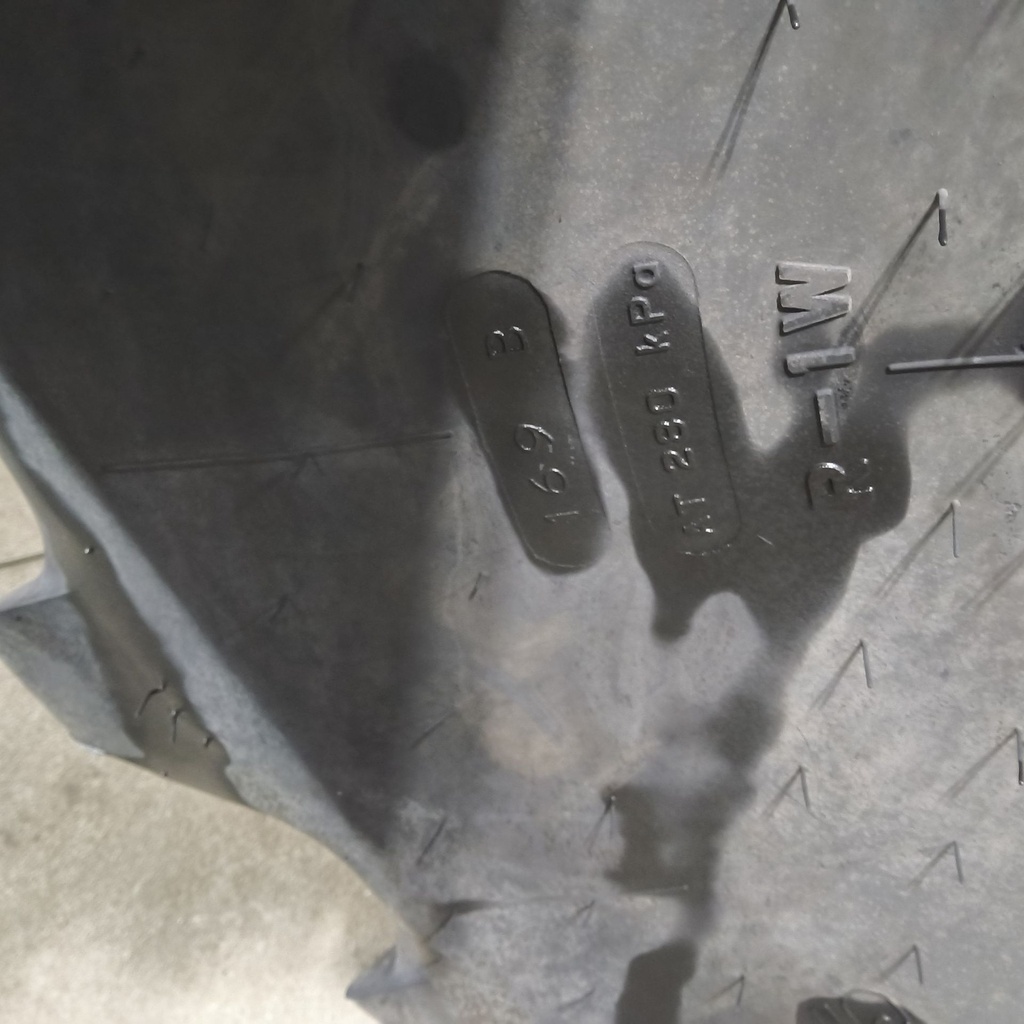 750/65R26 Firestone Maxi Traction R-1W 169B 80%