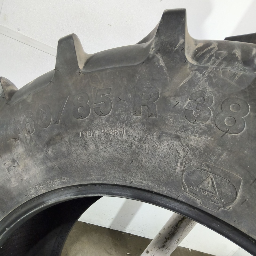 460/85R38 Vredestein Traxion 85 R-1W 149B 80%