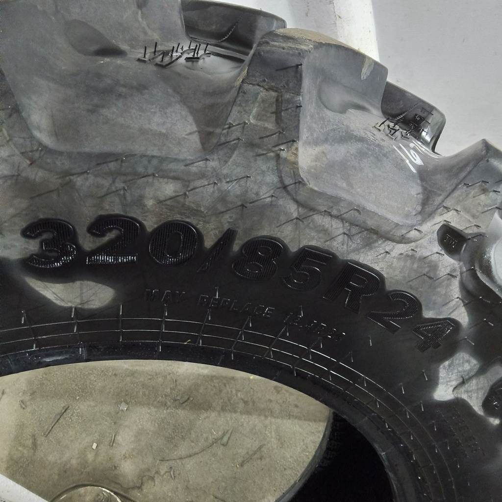 320/85R24 Alliance Farm Pro II R-1W 122B 80%