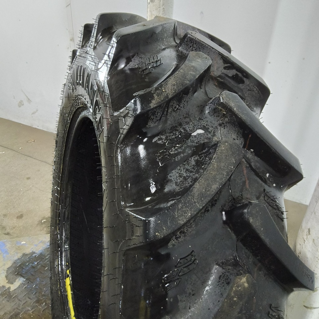 320/85R24 Alliance Farm Pro II R-1W 122B 80%