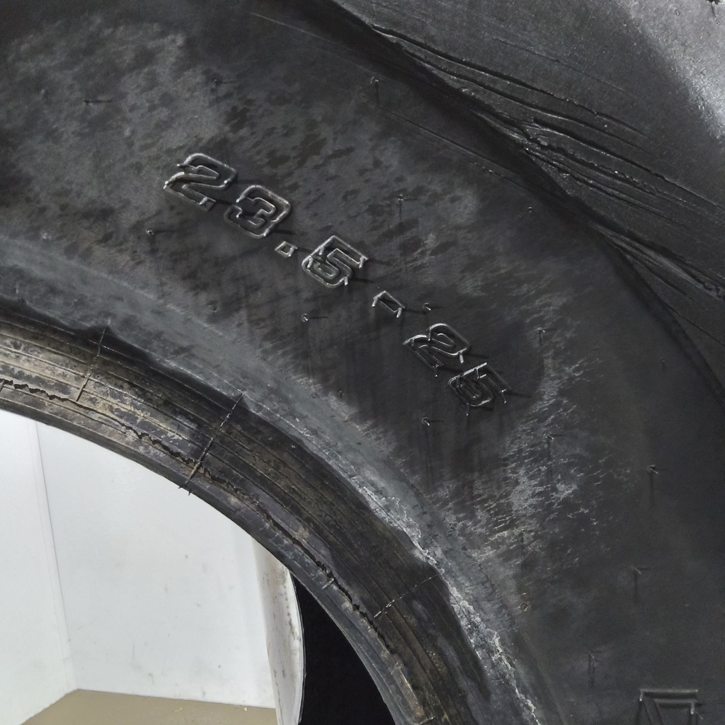 23.5-25 Titan OTR Loader Dozer II L-2 H (16 Ply), 80%