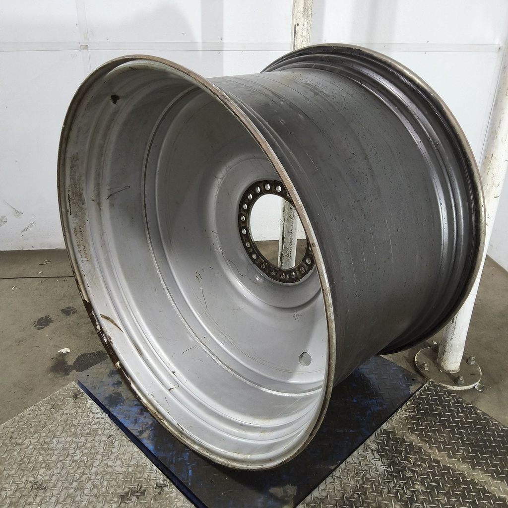 30"W x 46"D, Case IH Silver Mist 20-Hole Formed Plate , -4.75" Offset