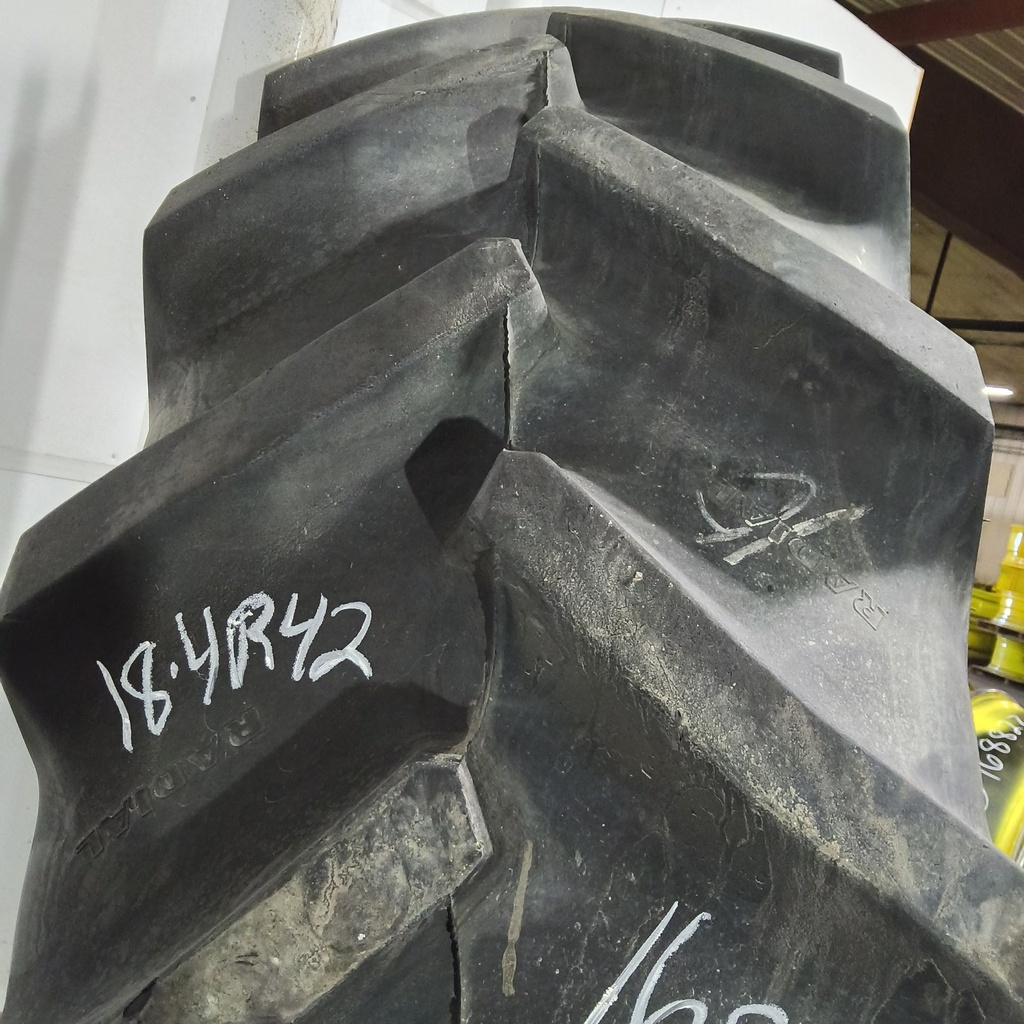 18.4R42 Goodyear Farm Super Traction Radial R-1W 148B 85%