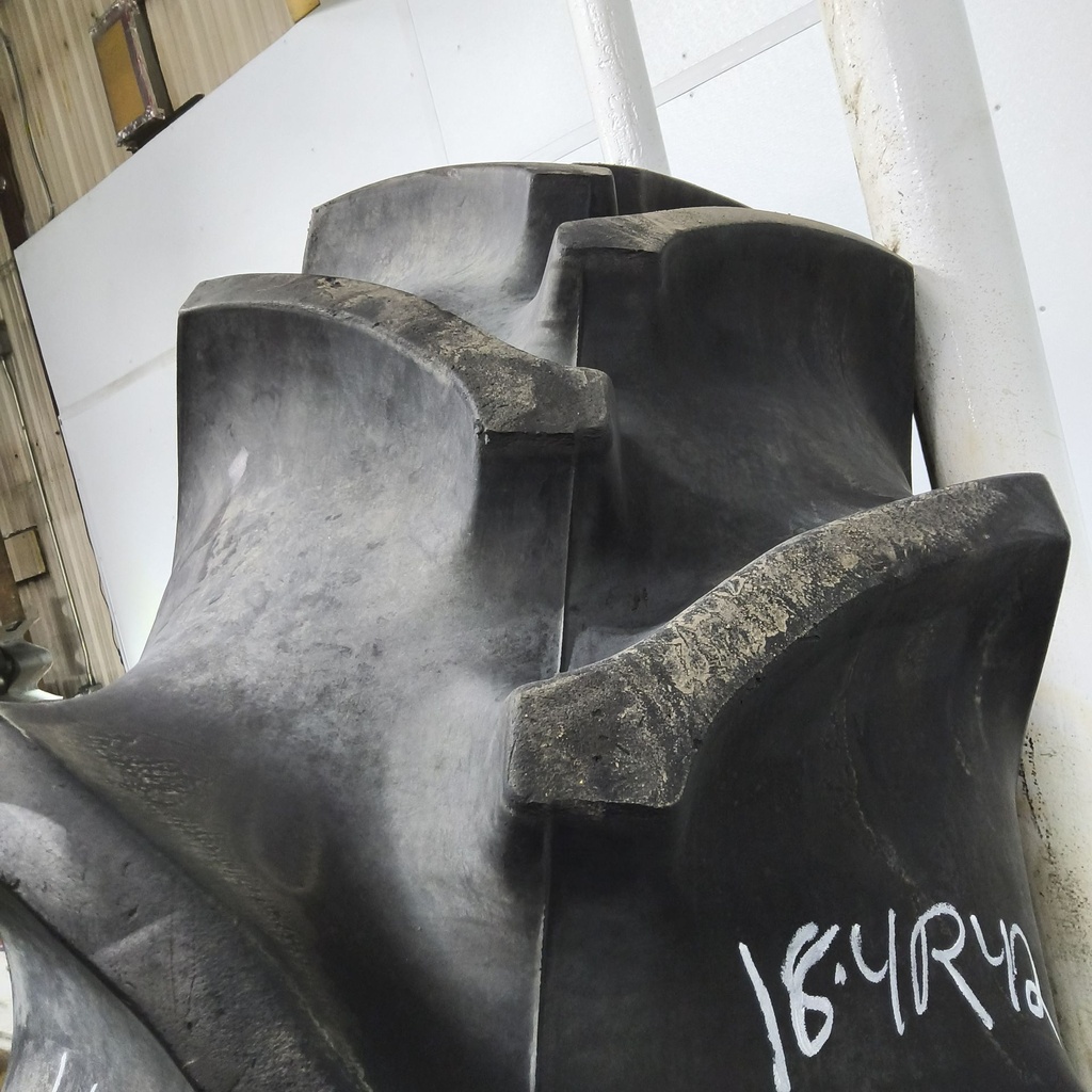 18.4R42 Goodyear Farm Special Sure Grip Radial TD8 R-2 148A8 90%