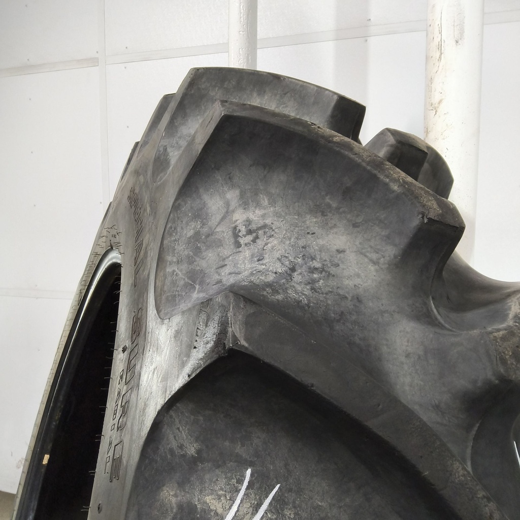 18.4R42 Goodyear Farm Special Sure Grip Radial TD8 R-2 148A8 90%