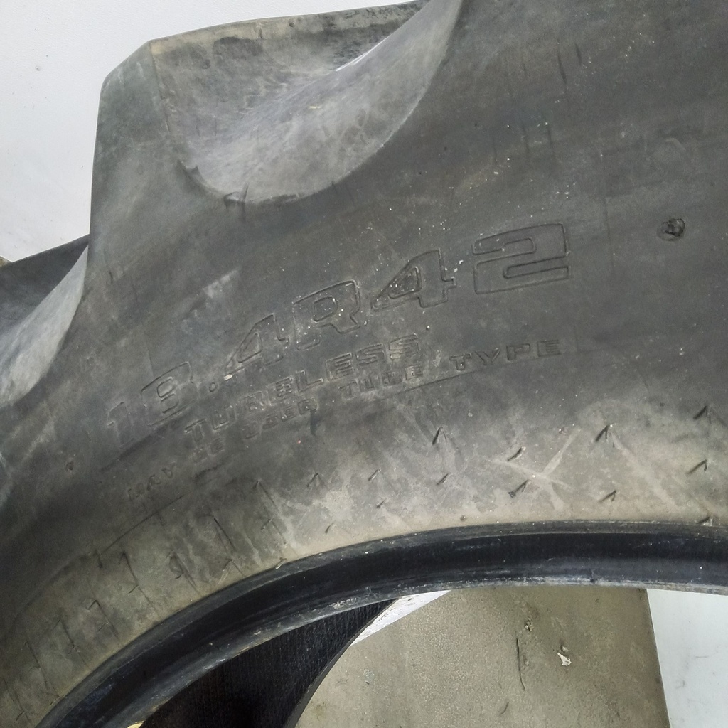 18.4R42 Goodyear Farm Special Sure Grip Radial TD8 R-2 148A8 90%