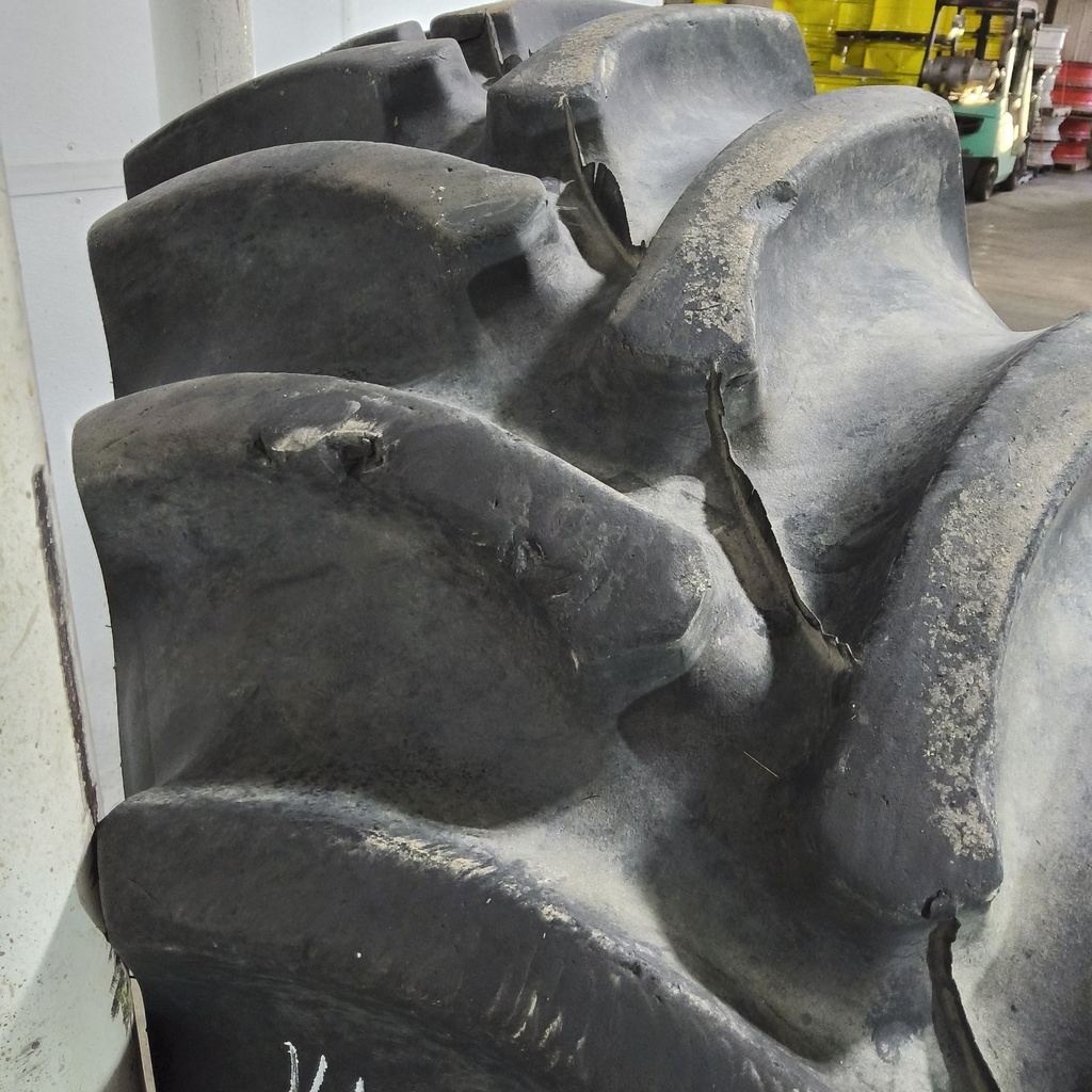 14.9R30 Firestone Radial All Traction FWD R-1 134A8 85%