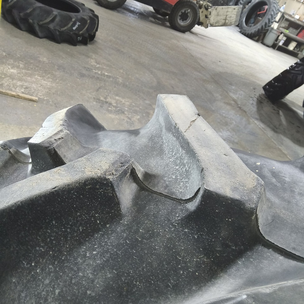 420/85R34 Titan Farm AG49M Radial R-1W 147A8 85%