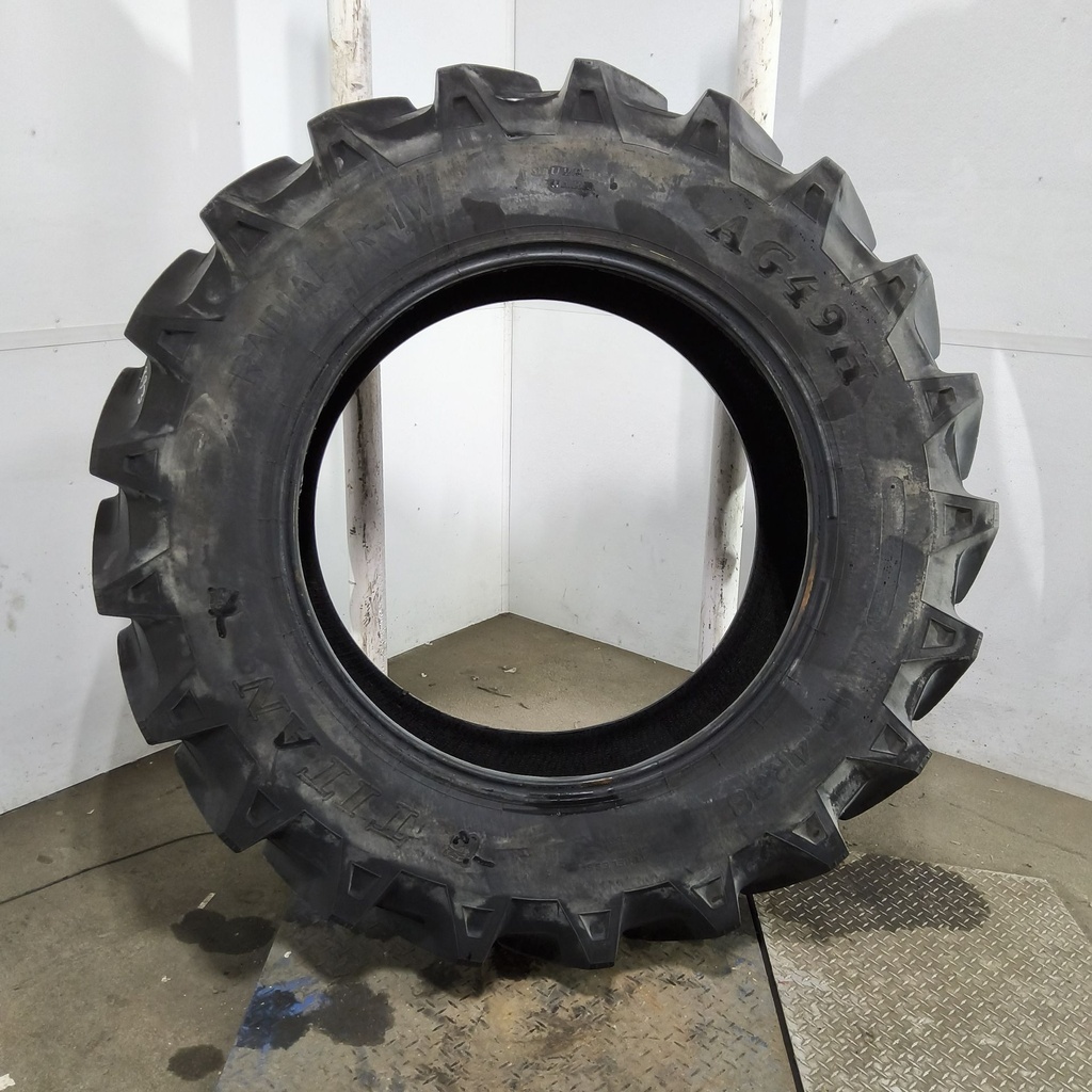 18.4R38 Titan Farm AG49H Radial R-1W 146B 85%