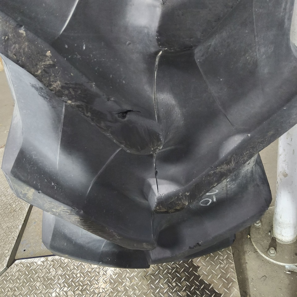 18.4R38 Titan Farm AG49H Radial R-1W 146B 85%