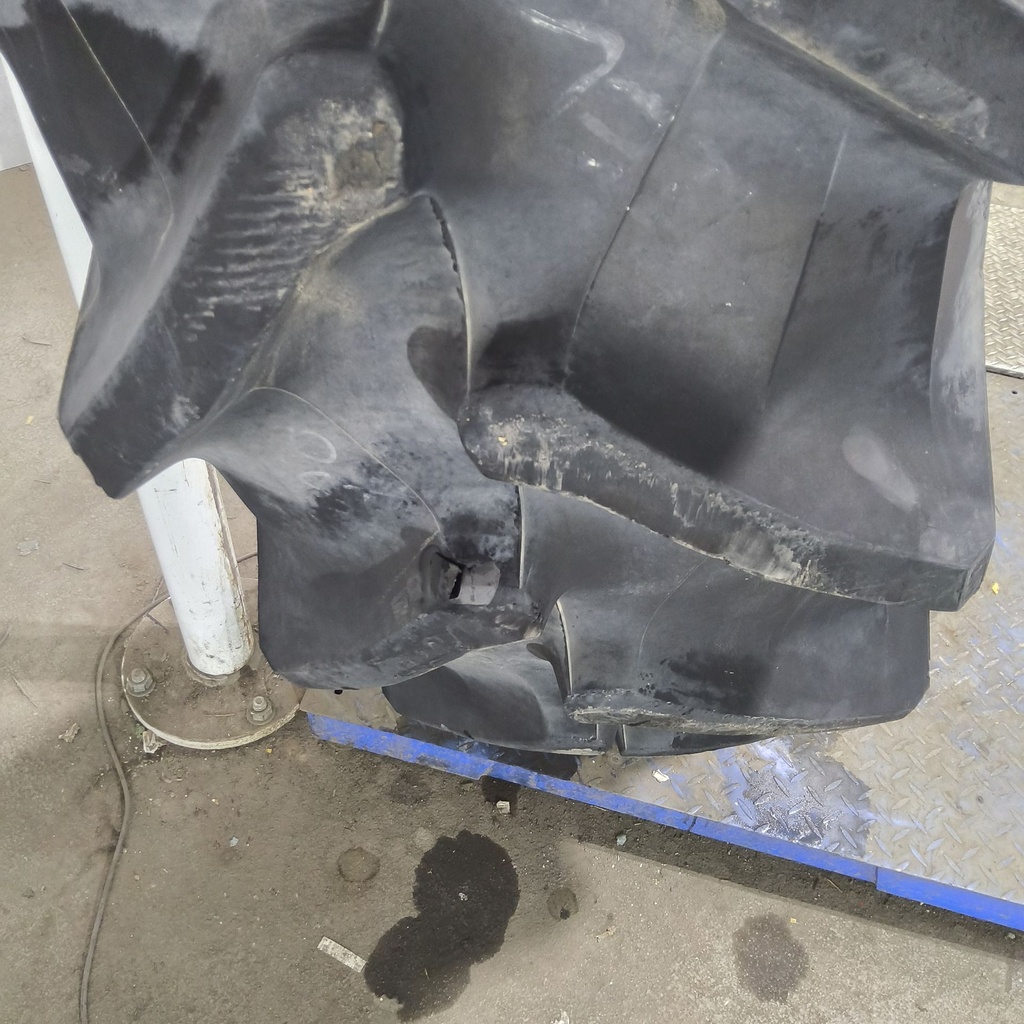 18.4R38 Titan Farm AG49H Radial R-1W 146B 85%