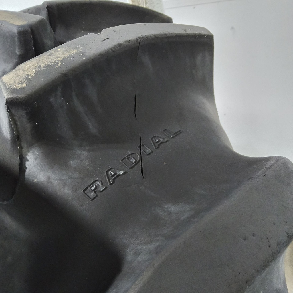 16.9R30 Goodyear Farm Super Traction Radial R-1W 137B 75%