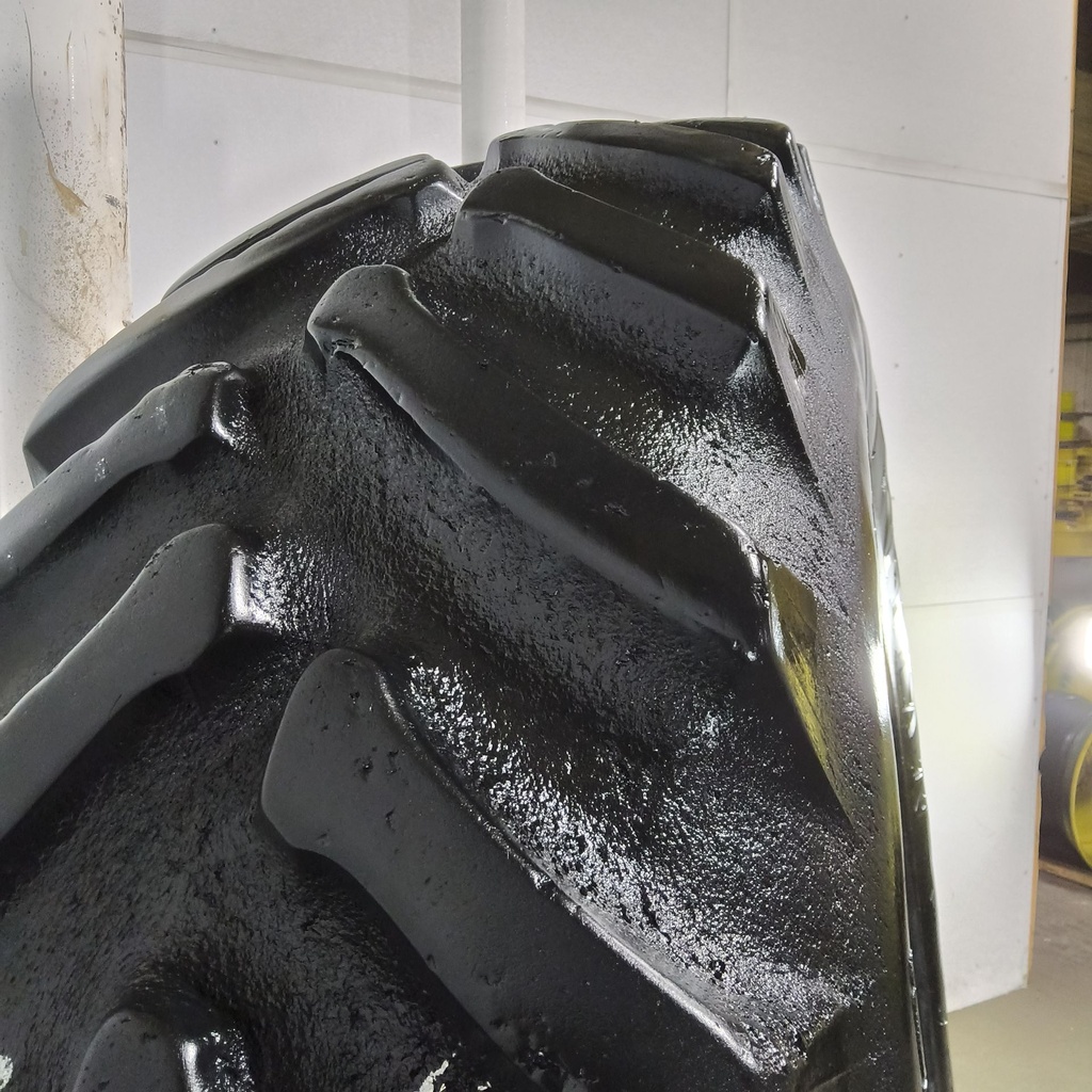 18.4R46 Titan Farm Hi Traction Lug Radial R-1 155A8 65%