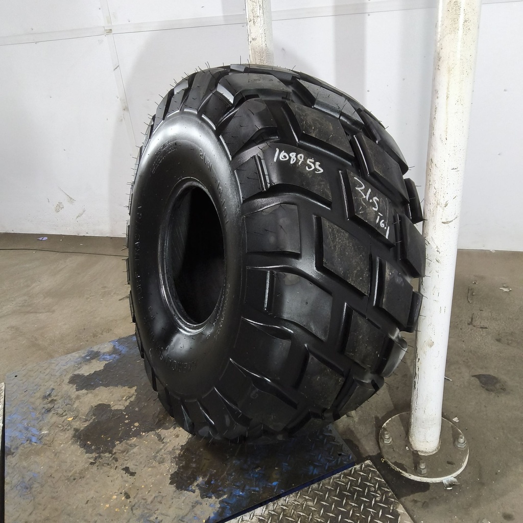 21.5L-16.1SL American Farmer (STA) Turf Traction R-3 C (6 Ply), 99%