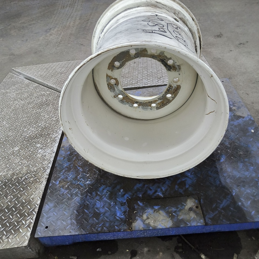 24"W x 22.5"D, Ford / New Holland White 10-Hole Hub Pilot