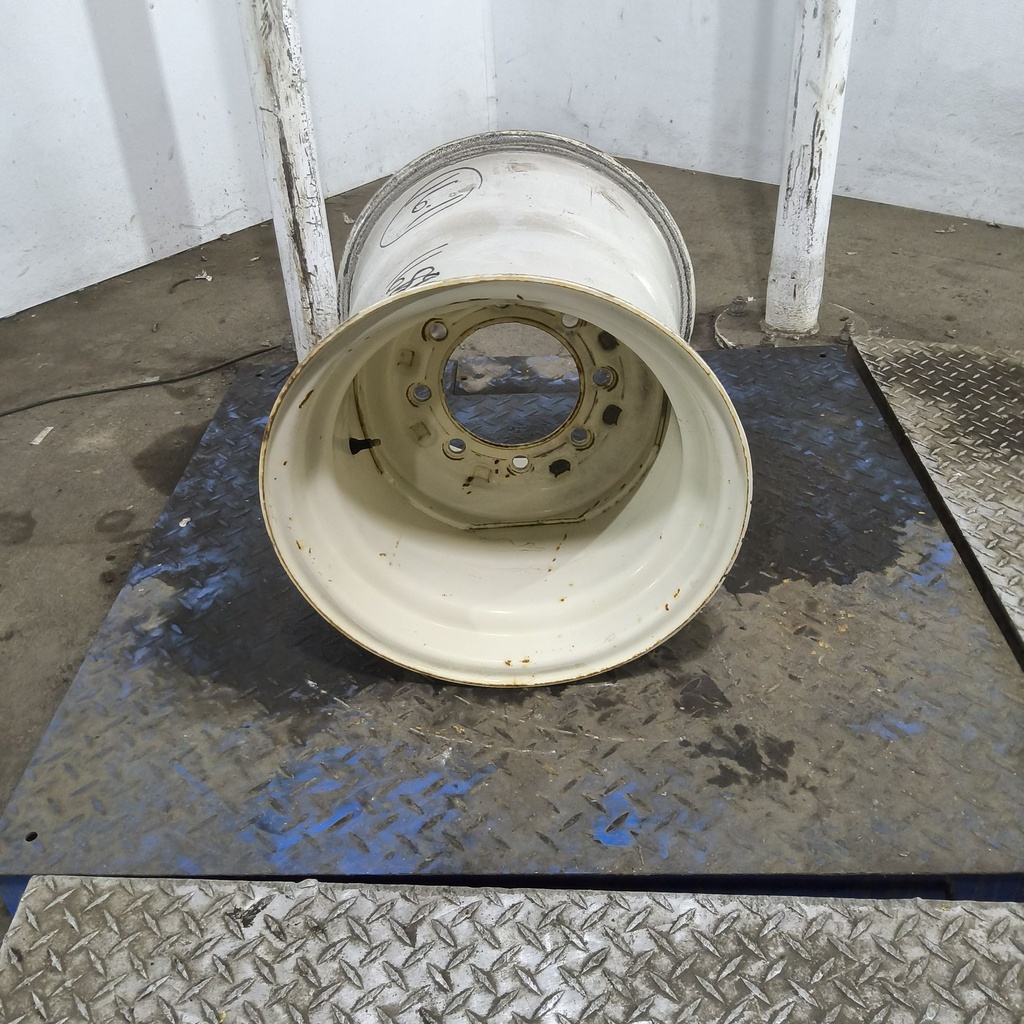 16"W x 16.1"D, Off White 8-Hole Flat Plate , -1.12" Offset