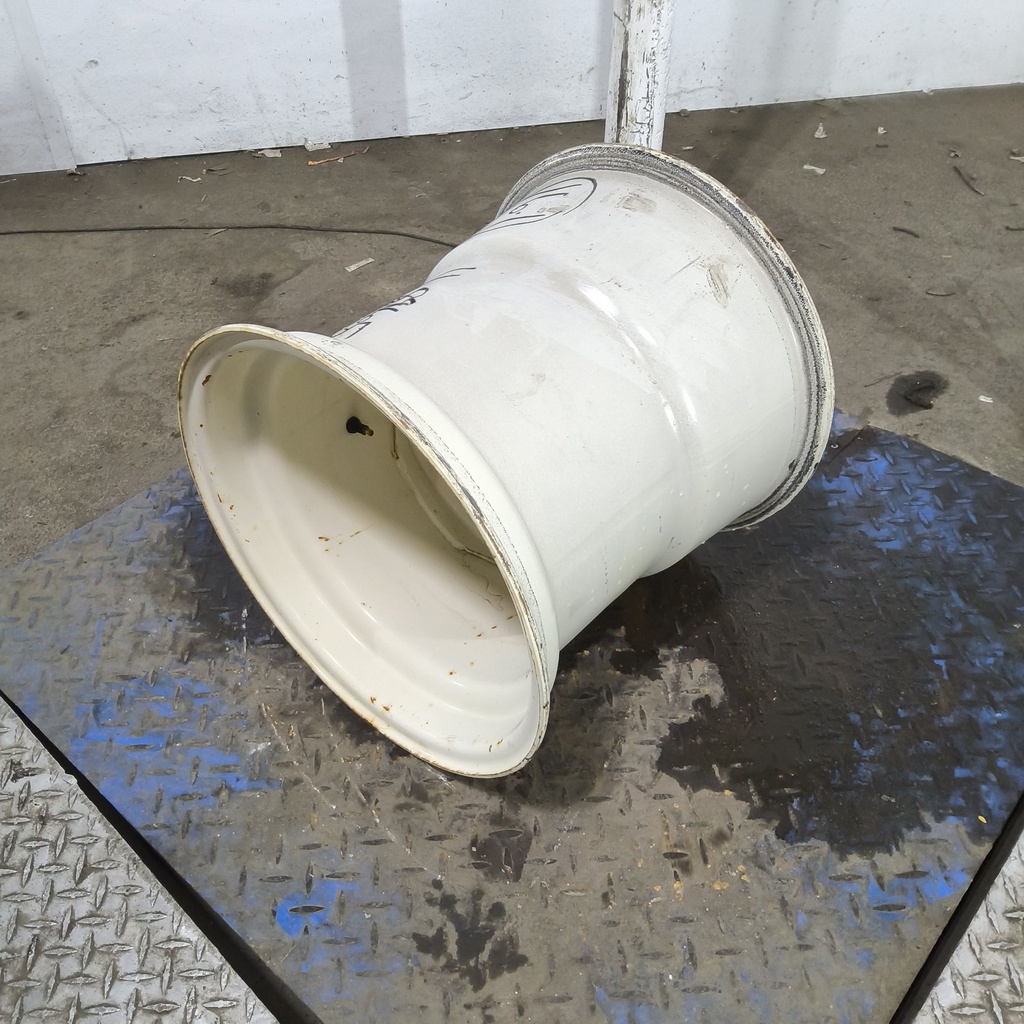 16"W x 16.1"D, Off White 8-Hole Flat Plate , -1.12" Offset