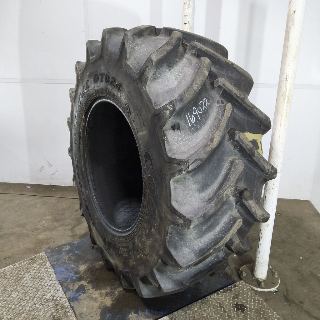 600/70R30 Goodyear Farm DT824 Optitrac R-1W 152B 90%