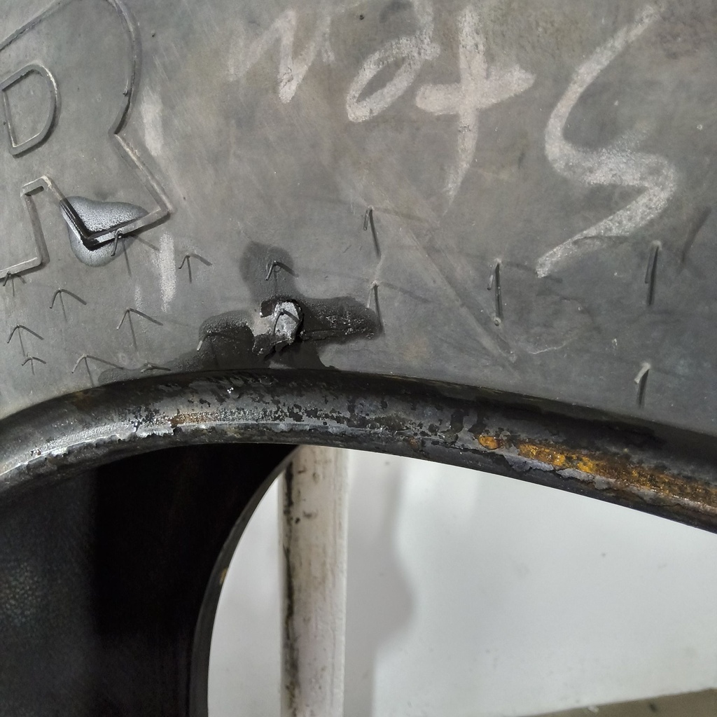 18.4R42 Goodyear Farm Special Sure Grip Radial TD8 R-2 148A8 85%