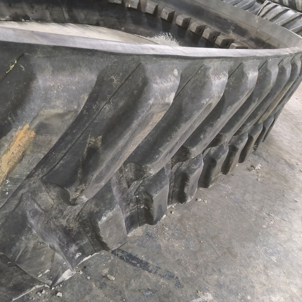 24" Camso Track 4500 General Ag John Deere 8RT 80%