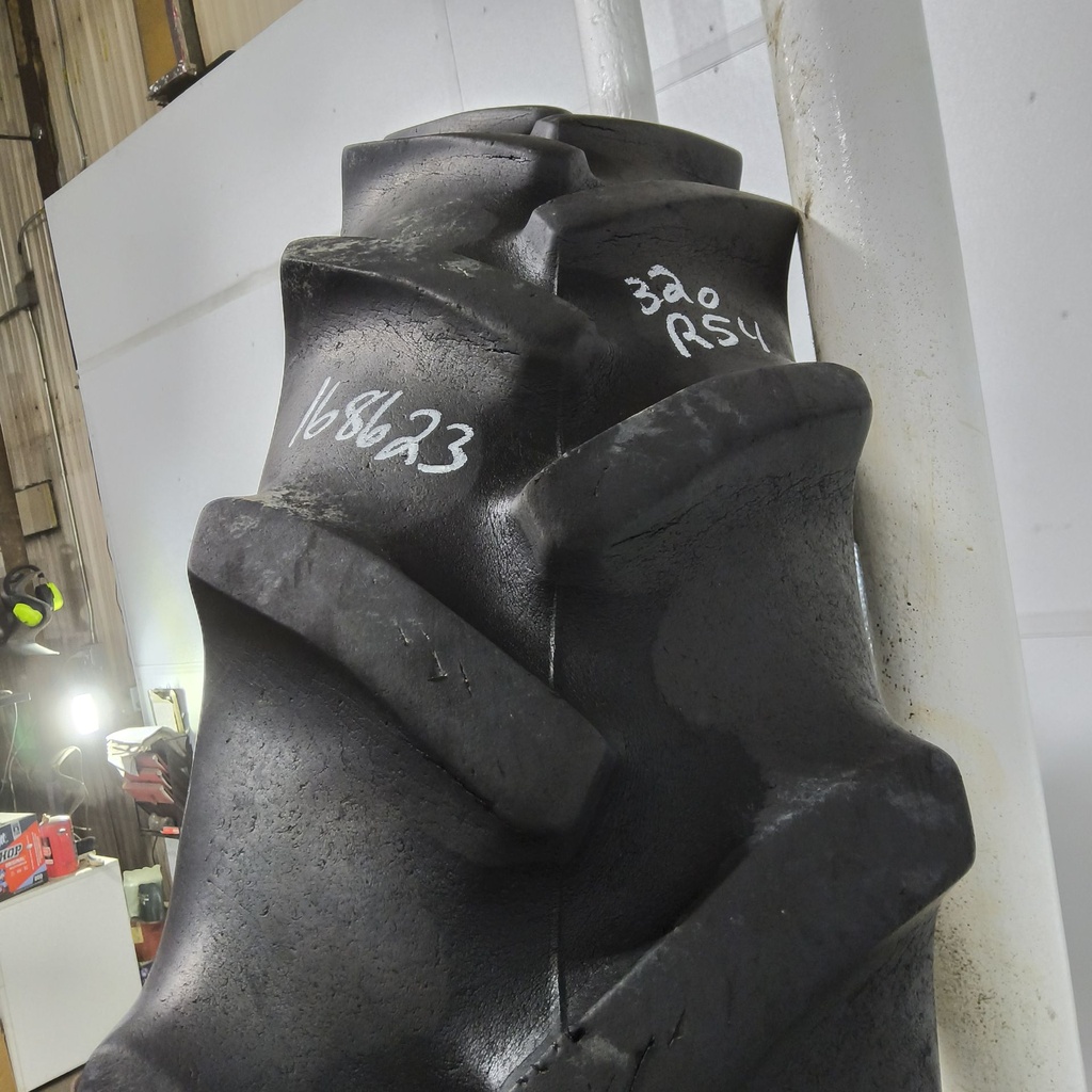 320/90R54 Goodyear Farm DT800 Super Traction R-1W 149A8 45%