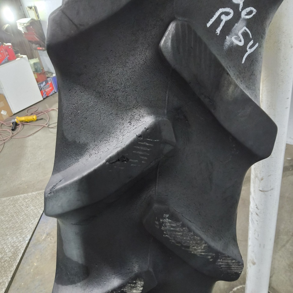 320/90R54 Goodyear Farm DT800 Super Traction R-1W 149A8 45%