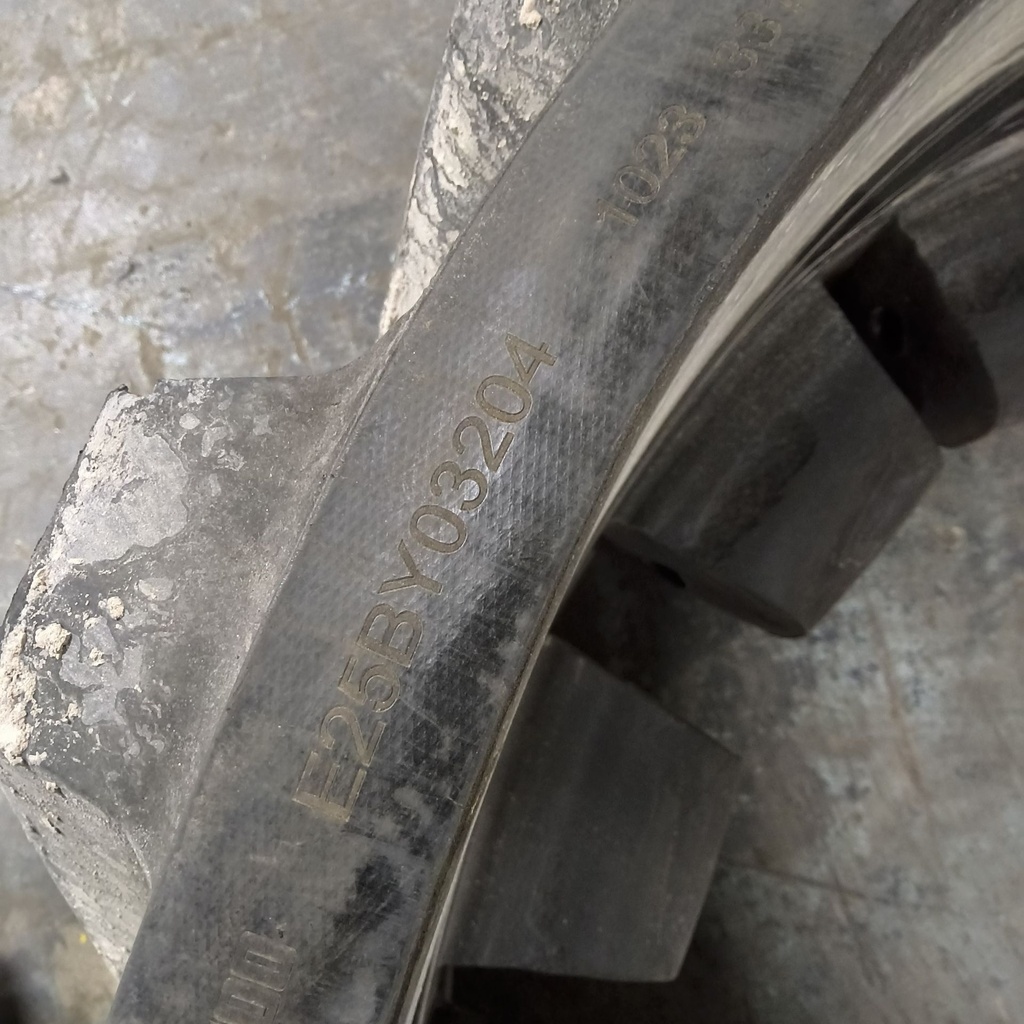 25" Camso Track 6500 Fendt  943 Vario MT 85%