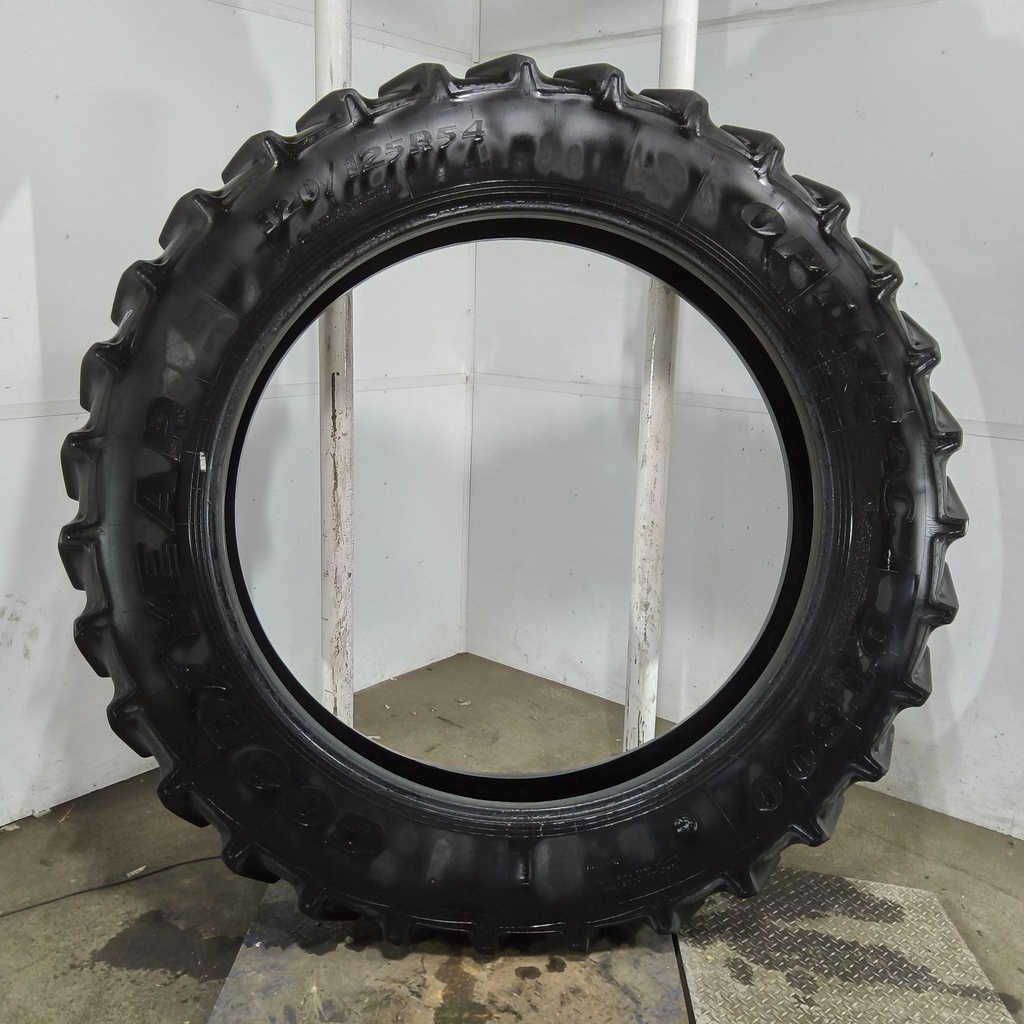 320/125R54 Goodyear Farm DT800 Optitrac R-1W 155A8 65%