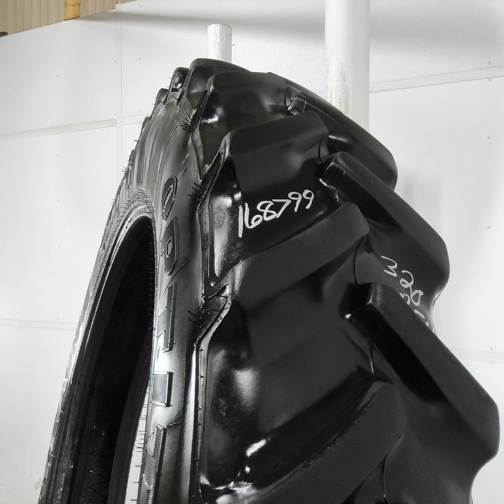 320/125R54 Goodyear Farm DT800 Optitrac R-1W 155A8 65%