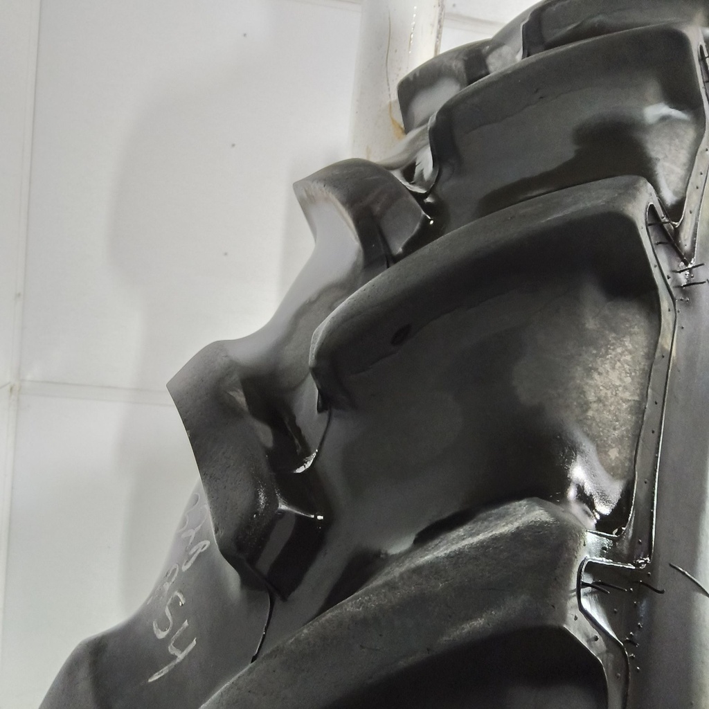 320/125R54 Goodyear Farm DT800 Optitrac R-1W 155A8 65%