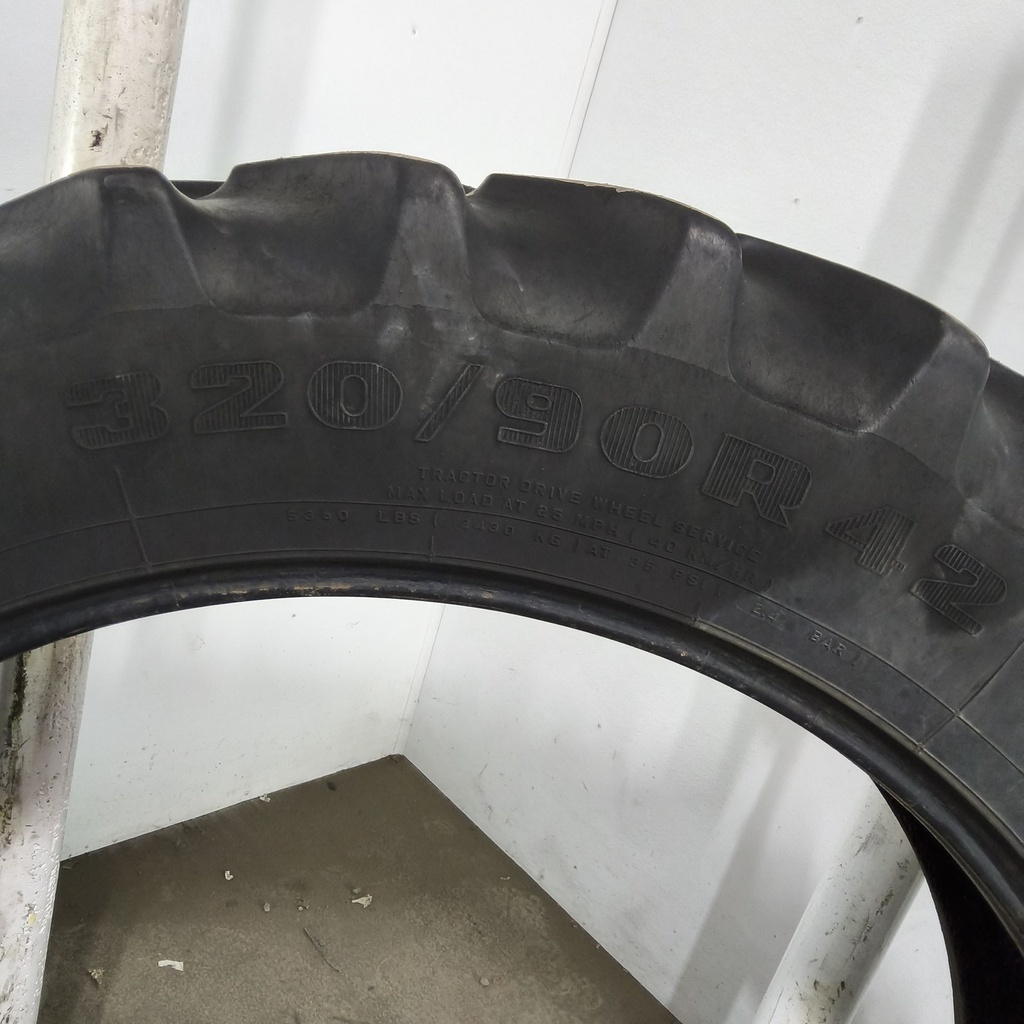 320/90R42 Firestone Radial 9000 R-1W 139B 50%