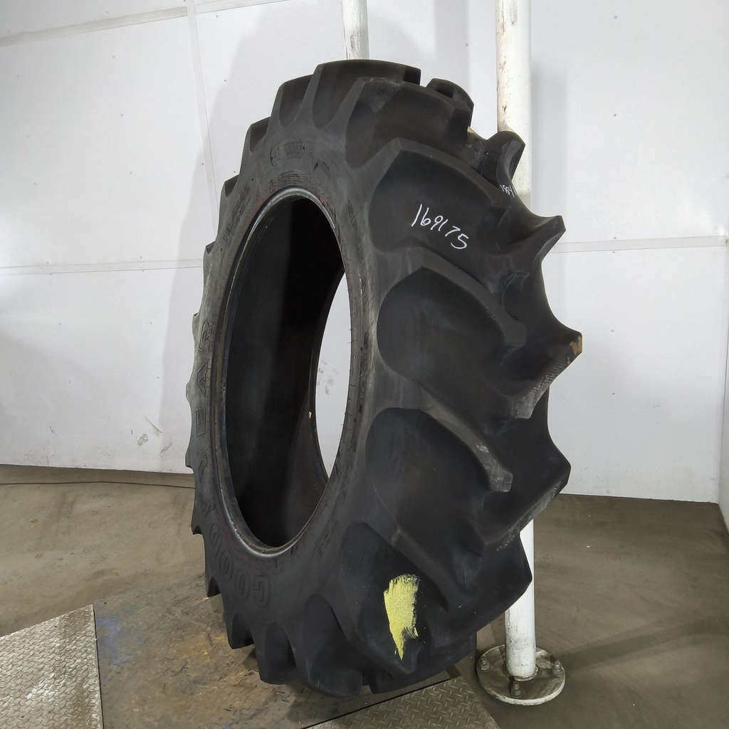 18.4R42 Goodyear Farm Special Sure Grip Radial TD8 R-2 148A8 99%