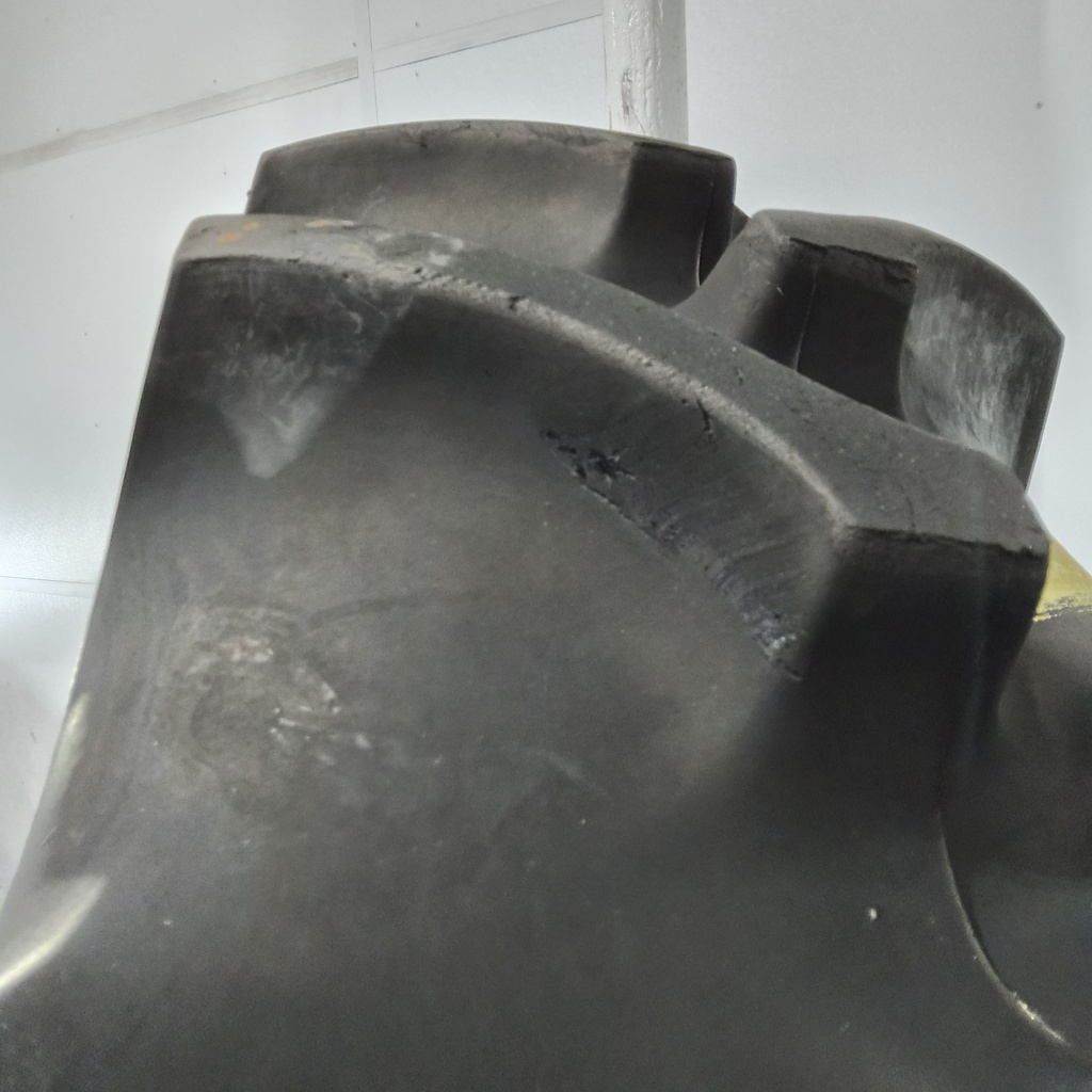 18.4R42 Goodyear Farm Special Sure Grip Radial TD8 R-2 148A8 99%