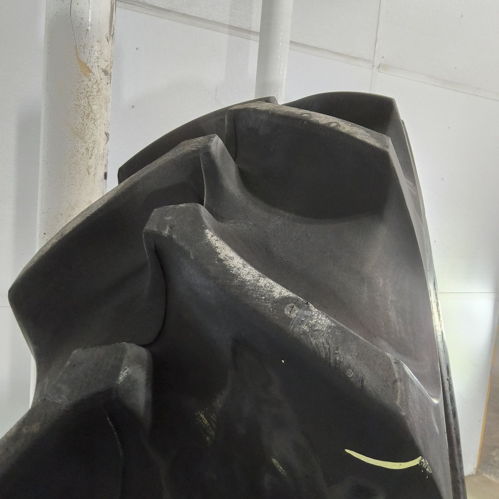 18.4R42 Goodyear Farm Special Sure Grip Radial TD8 R-2 148A8 99%