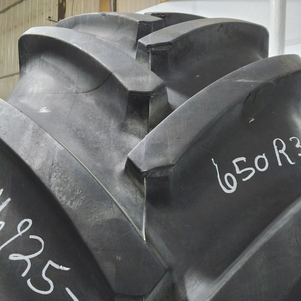 650/85R38 Continental Super Volume SVT R-1W 173D/176A8 90%