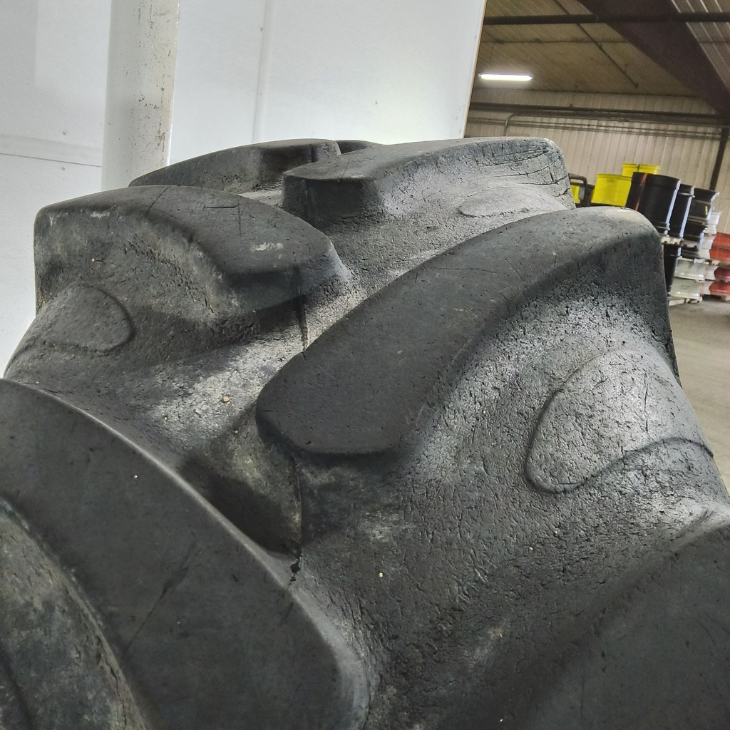 380/85R24 Galaxy Earth Pro Radial 850 R-1W 131A8 40%