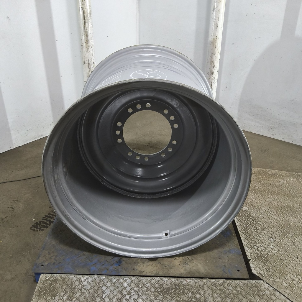 30"W x 32"D, Case IH Silver Mist 15-Hole Formed Plate , -4.5" Offset