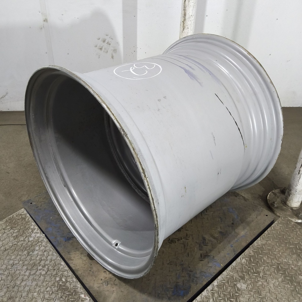 30"W x 32"D, Case IH Silver Mist 15-Hole Formed Plate , -4.5" Offset