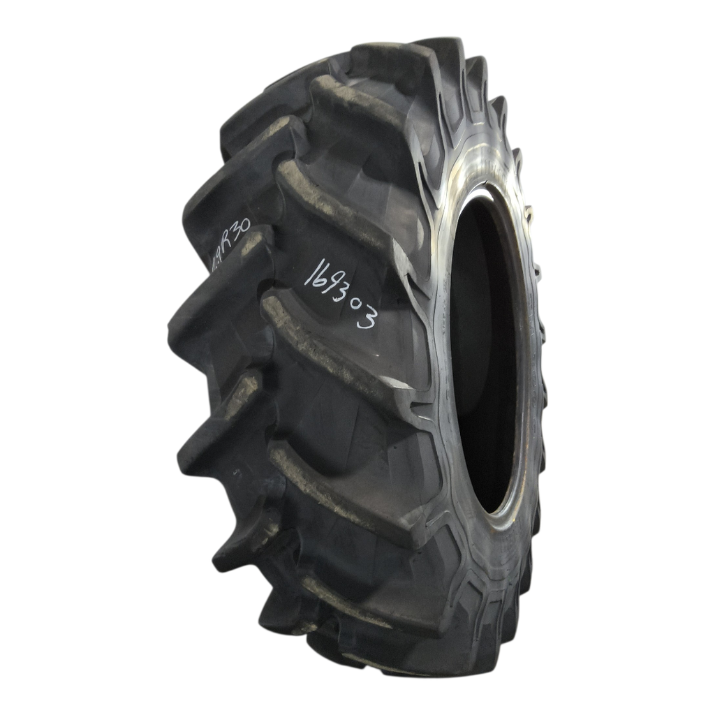16.9R30 Pirelli TM 300 S R-1W 137A8 75%