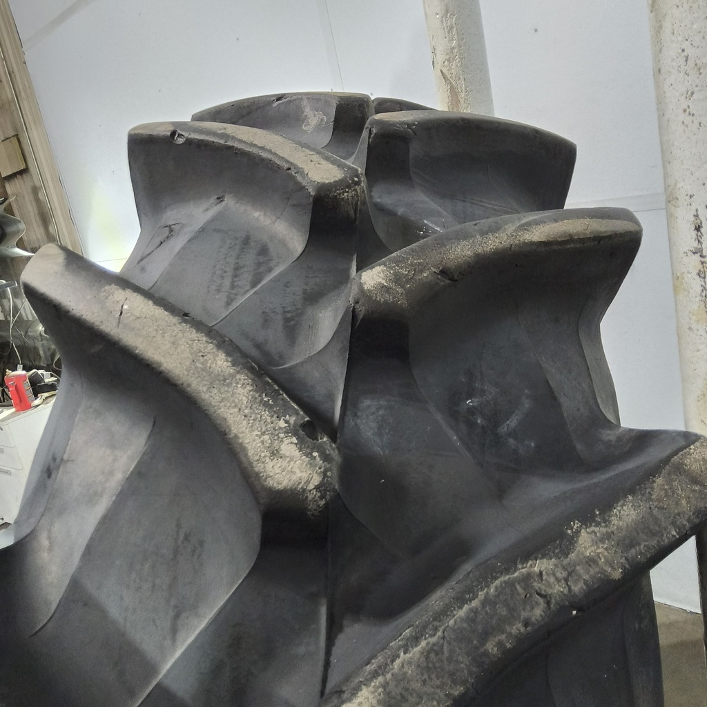 16.9R30 Pirelli TM 300 S R-1W 137A8 75%