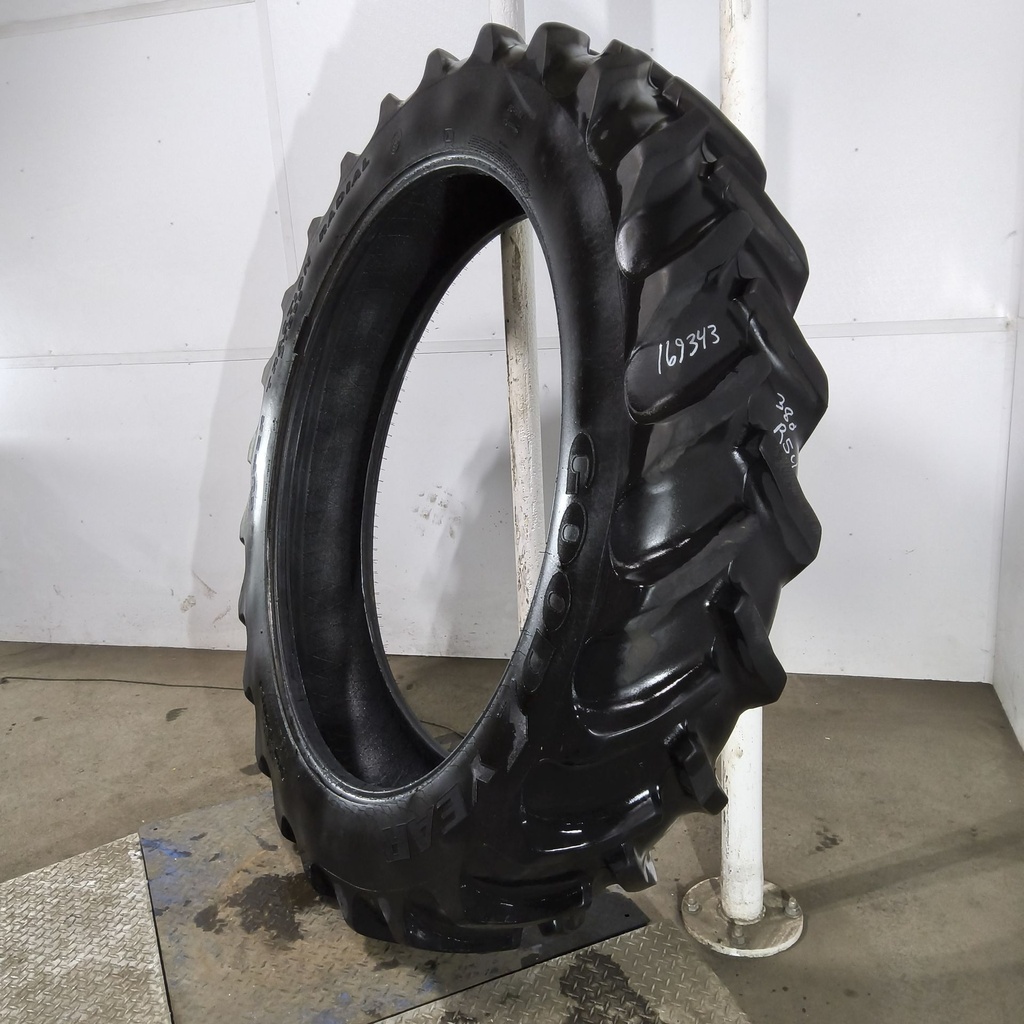 380/90R54 Goodyear Farm DT800 Super Traction R-1W 152A8 70%