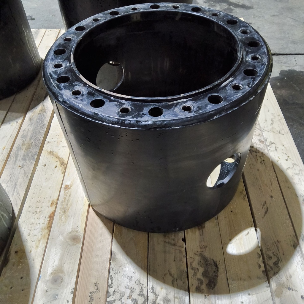 12 to 12-Hole 15.5"L FWD Spacer, Black