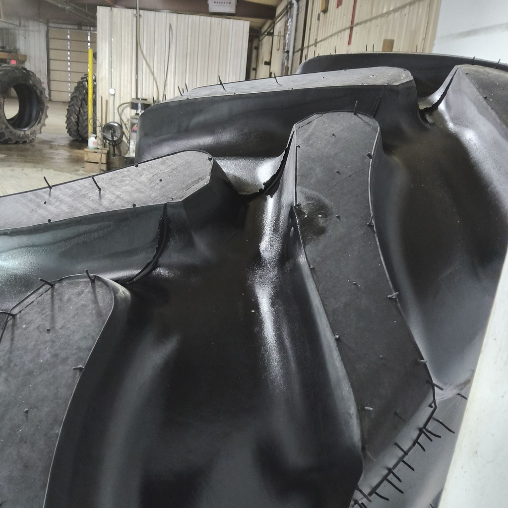 UFT380/105R50 Goodyear Farm Ultra Sprayer R-1 179D 99%