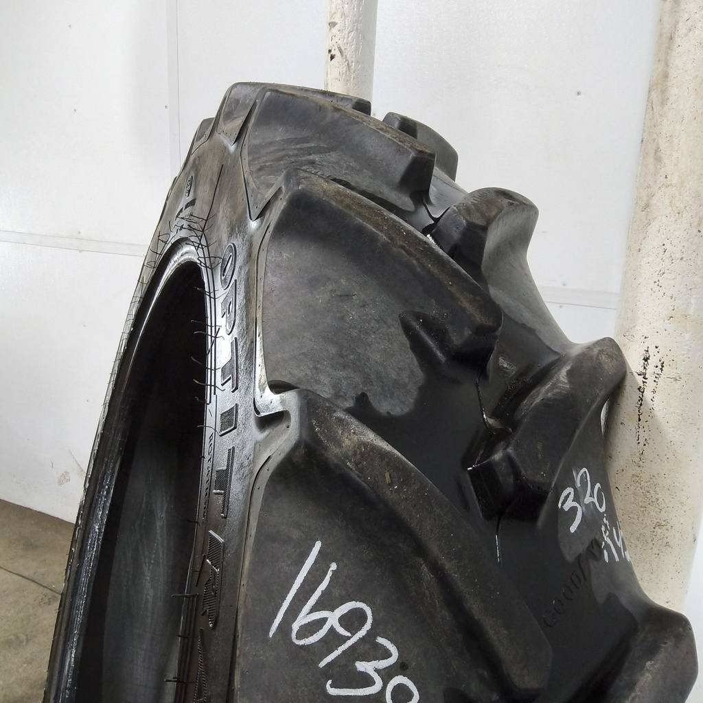 IF320/80R42 Goodyear Farm Optitrac R-1W 150D 70%
