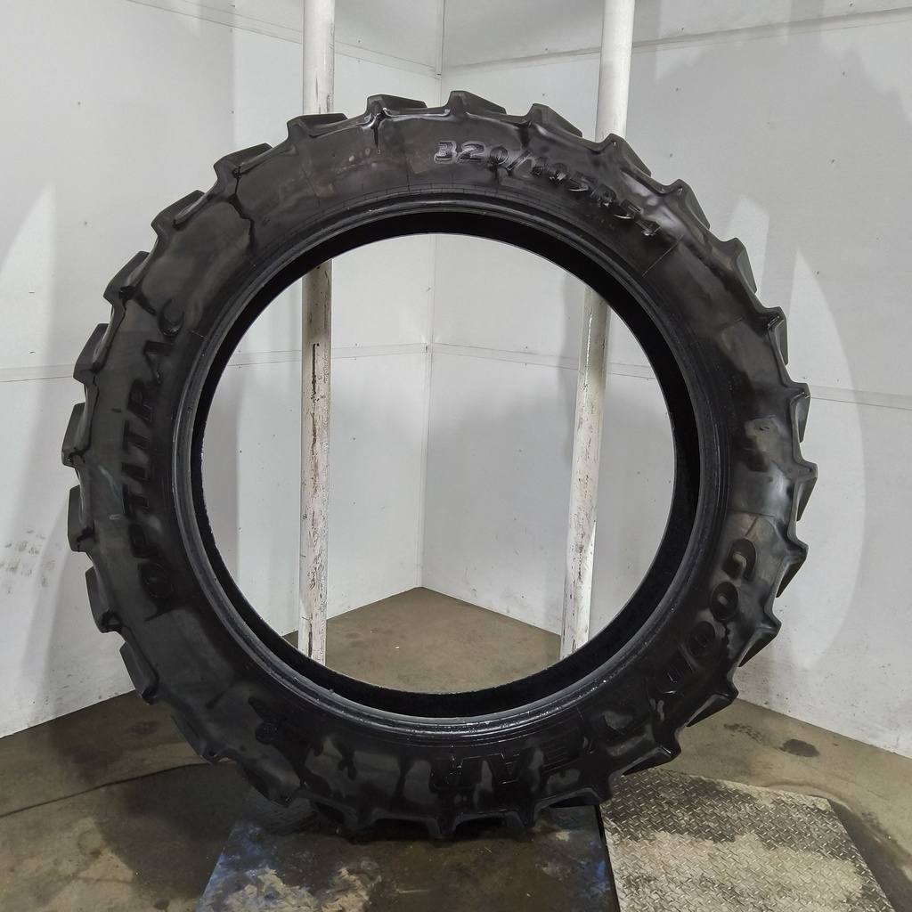 320/105R54 Goodyear Farm Optitrac R-1W 166D 75%