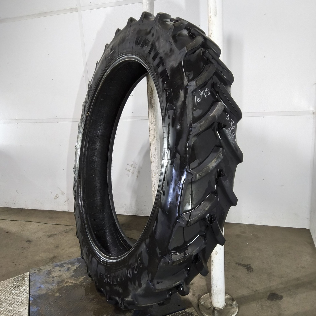 320/105R54 Goodyear Farm Optitrac R-1W 166D 75%