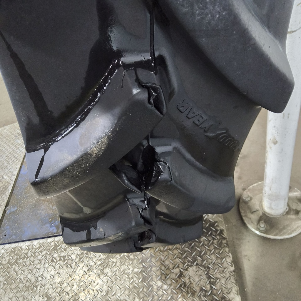 320/105R54 Goodyear Farm Optitrac R-1W 166D 75%