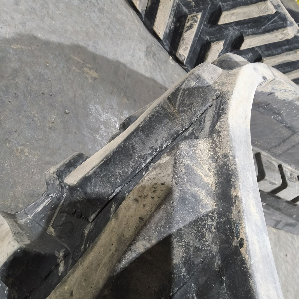 25" Camso Track 5500 CAT Challenger  MT743 70%