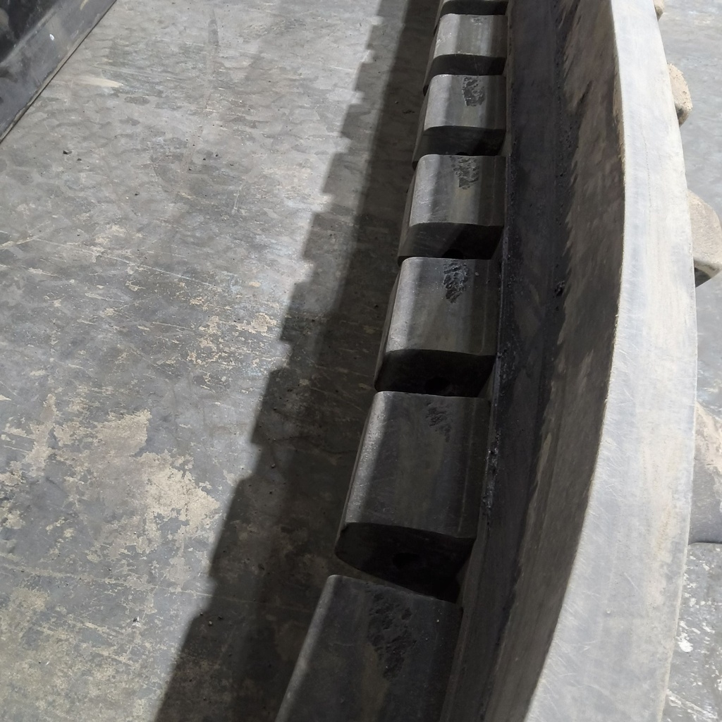 25" Camso Track 5500 CAT Challenger  MT743 70%