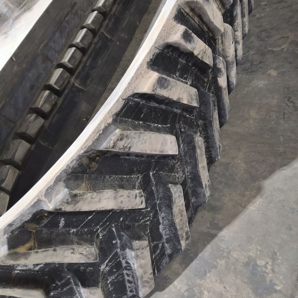 25" Camso Track 5500 CAT Challenger  MT743 70%